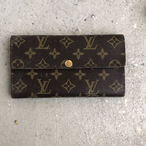 Vintage Louis Vuitton trifold wallet - Picture 1 of 7